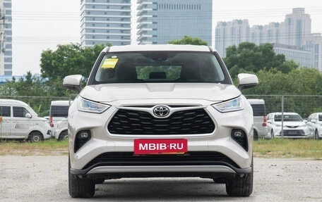 Toyota Highlander, 2025 год, 4 017 206 рублей, 2 фотография