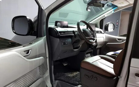 Hyundai Staria, 2022 год, 3 700 000 рублей, 9 фотография