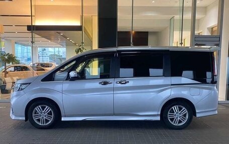 Honda Stepwgn IV, 2019 год, 1 720 000 рублей, 2 фотография