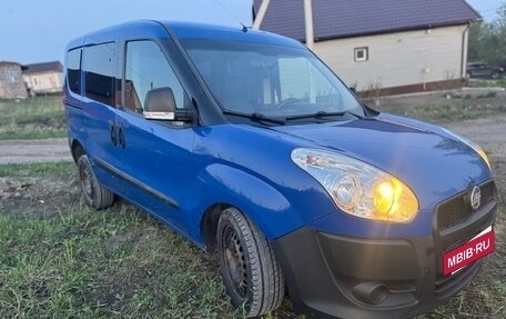 Fiat Doblo II рестайлинг, 2011 год, 700 000 рублей, 3 фотография