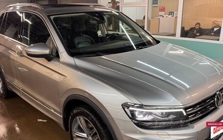 Volkswagen Tiguan II, 2019 год, 3 600 000 рублей, 2 фотография