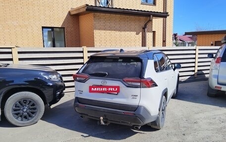 Toyota RAV4, 2022 год, 4 400 000 рублей, 3 фотография