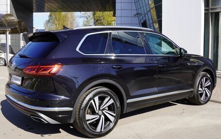 Volkswagen Touareg III, 2020 год, 5 950 000 рублей, 4 фотография