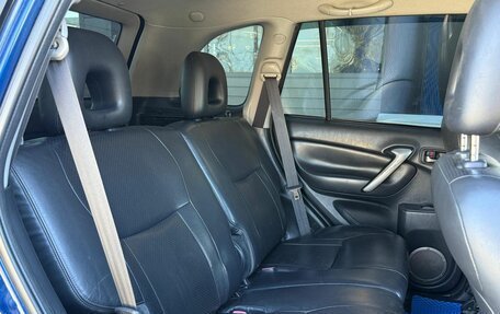 Toyota RAV4, 2004 год, 930 000 рублей, 3 фотография