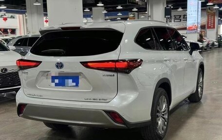 Toyota Highlander, 2024 год, 5 702 093 рублей, 2 фотография