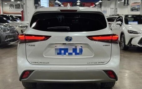 Toyota Highlander, 2024 год, 5 702 093 рублей, 3 фотография