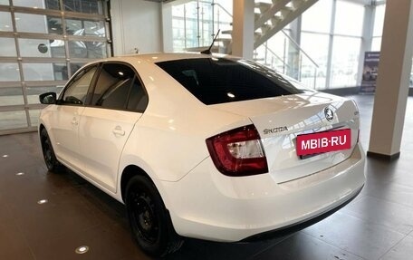 Skoda Rapid I, 2018 год, 1 040 000 рублей, 5 фотография