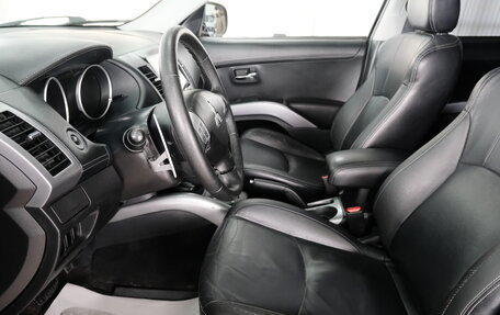 Mitsubishi Outlander III рестайлинг 3, 2011 год, 6 фотография
