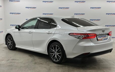 Toyota Camry, 2022 год, 3 630 000 рублей, 4 фотография
