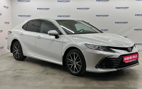Toyota Camry, 2022 год, 3 630 000 рублей, 2 фотография
