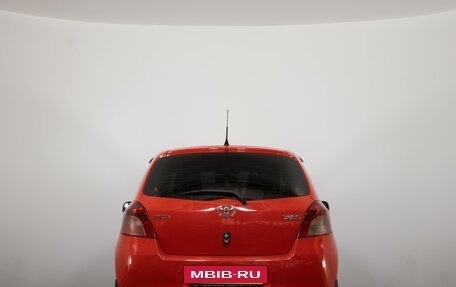 Toyota Yaris III рестайлинг, 2006 год, 529 000 рублей, 4 фотография