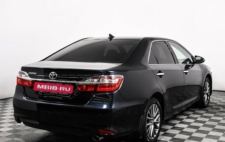 Toyota Camry, 2017 год, 1 998 000 рублей, 5 фотография