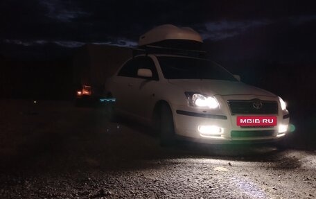 Toyota Avensis III рестайлинг, 2004 год, 670 000 рублей, 3 фотография