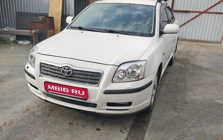 Toyota Avensis III рестайлинг, 2004 год, 670 000 рублей, 2 фотография