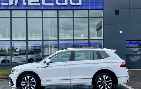 Volkswagen Tiguan II, 2022 год, 3 919 000 рублей, 8 фотография