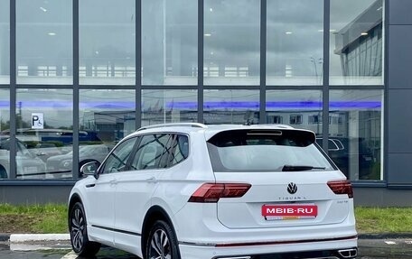 Volkswagen Tiguan II, 2022 год, 3 919 000 рублей, 7 фотография