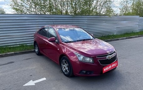 Chevrolet Cruze II, 2010 год, 595 000 рублей, 3 фотография