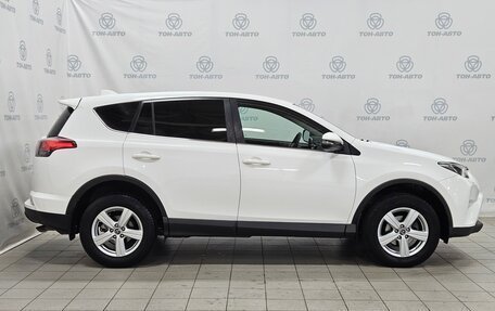 Toyota RAV4, 2018 год, 2 099 000 рублей, 4 фотография
