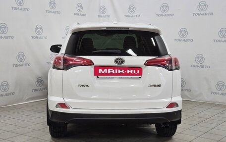 Toyota RAV4, 2018 год, 2 099 000 рублей, 6 фотография
