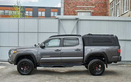 Toyota Tacoma III, 2017 год, 4 750 000 рублей, 8 фотография