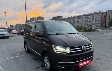 Volkswagen Caravelle T6 рестайлинг, 2017 год, 3 130 000 рублей, 2 фотография