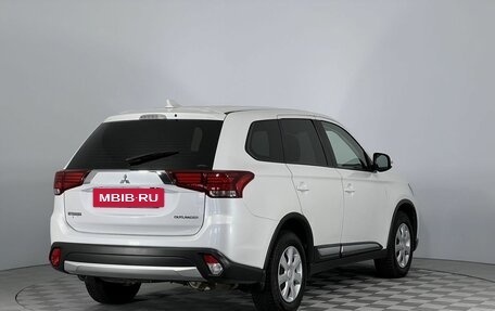 Mitsubishi Outlander III рестайлинг 3, 2017 год, 1 939 000 рублей, 5 фотография
