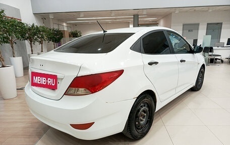 Hyundai Solaris II рестайлинг, 2013 год, 596 000 рублей, 5 фотография