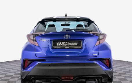 Toyota C-HR I рестайлинг, 2018 год, 2 200 000 рублей, 6 фотография