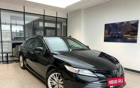 Toyota Camry, 2019 год, 3 599 000 рублей, 2 фотография