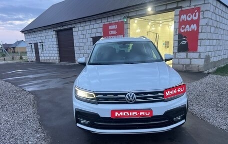 Volkswagen Tiguan II, 2018 год, 3 700 000 рублей, 2 фотография
