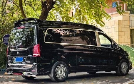 Mercedes-Benz V-Класс, 2022 год, 8 200 000 рублей, 2 фотография