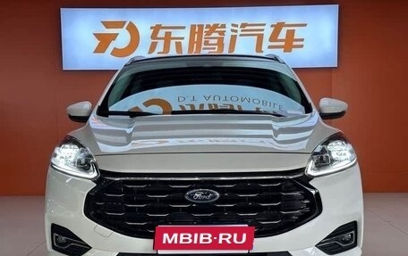 Ford Escape, 2022 год, 1 890 000 рублей, 2 фотография