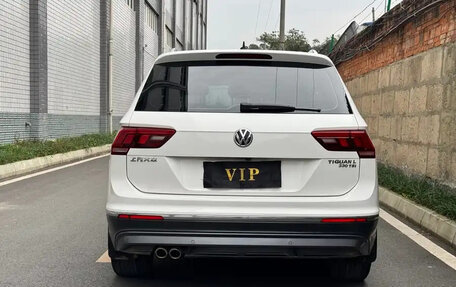 Volkswagen Tiguan II, 2020 год, 2 099 000 рублей, 4 фотография