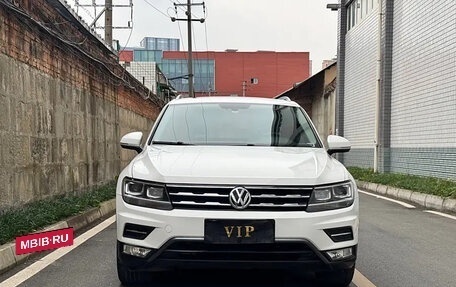 Volkswagen Tiguan II, 2020 год, 2 099 000 рублей, 3 фотография