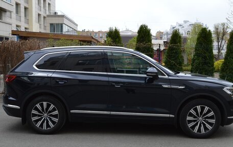 Volkswagen Touareg III, 2020 год, 5 600 000 рублей, 5 фотография
