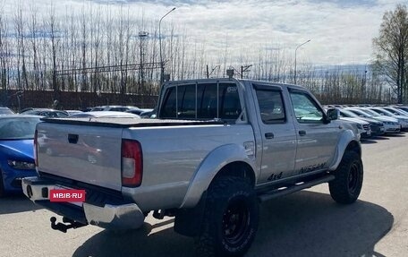 Nissan NP300, 2011 год, 940 000 рублей, 4 фотография