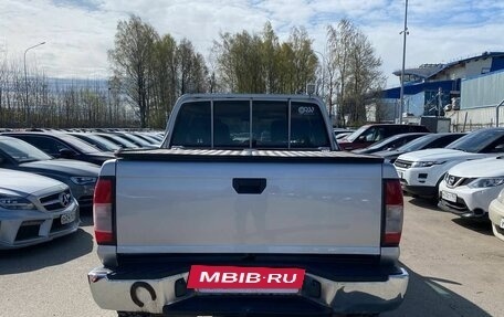 Nissan NP300, 2011 год, 940 000 рублей, 5 фотография