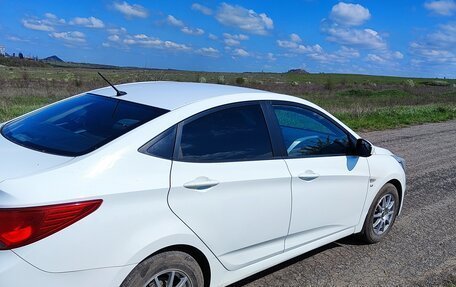 Hyundai Solaris II рестайлинг, 2016 год, 1 150 000 рублей, 3 фотография