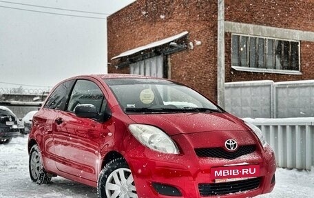 Toyota Yaris III рестайлинг, 2010 год, 529 000 рублей, 3 фотография