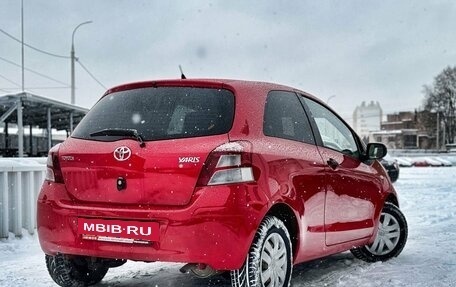 Toyota Yaris III рестайлинг, 2010 год, 529 000 рублей, 4 фотография
