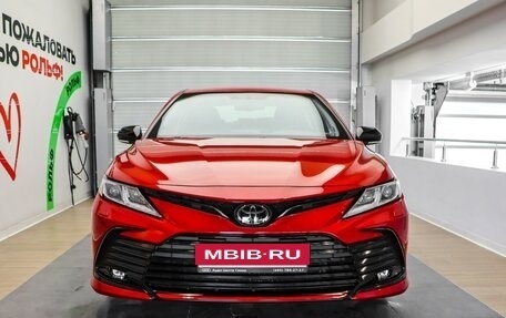 Toyota Camry, 2022 год, 3 619 000 рублей, 2 фотография