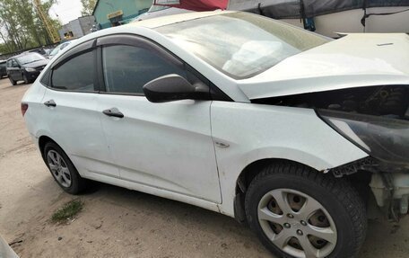 Hyundai Solaris II рестайлинг, 2012 год, 300 000 рублей, 4 фотография