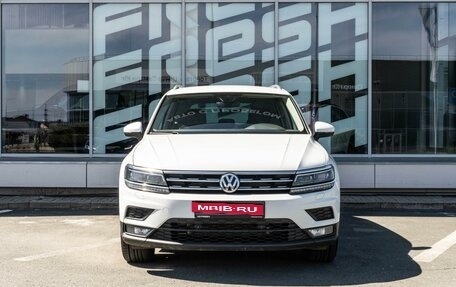Volkswagen Tiguan II, 2020 год, 3 329 000 рублей, 3 фотография