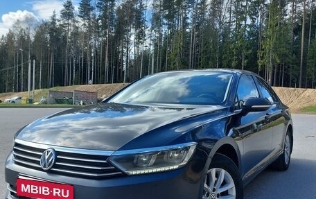 Volkswagen Passat B8 рестайлинг, 2015 год, 1 650 000 рублей, 2 фотография