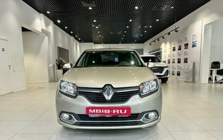 Renault Logan II, 2017 год, 800 000 рублей, 2 фотография