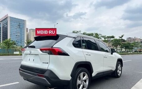 Toyota RAV4, 2022 год, 2 112 000 рублей, 4 фотография