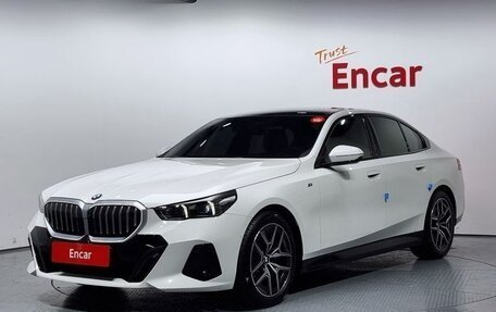 BMW 5 серия, 2024 год, 6 150 000 рублей, 2 фотография