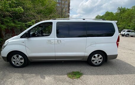 Hyundai H-1 II рестайлинг, 2012 год, 2 200 000 рублей, 2 фотография