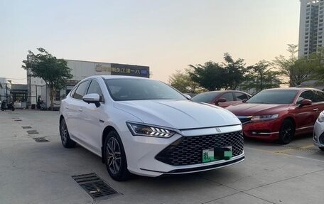BYD Qin, 2022 год, 1 280 000 рублей, 2 фотография