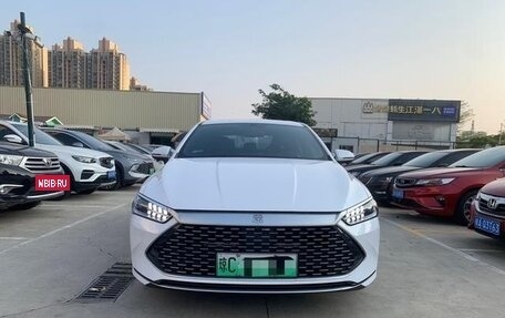 BYD Qin, 2022 год, 1 280 000 рублей, 3 фотография